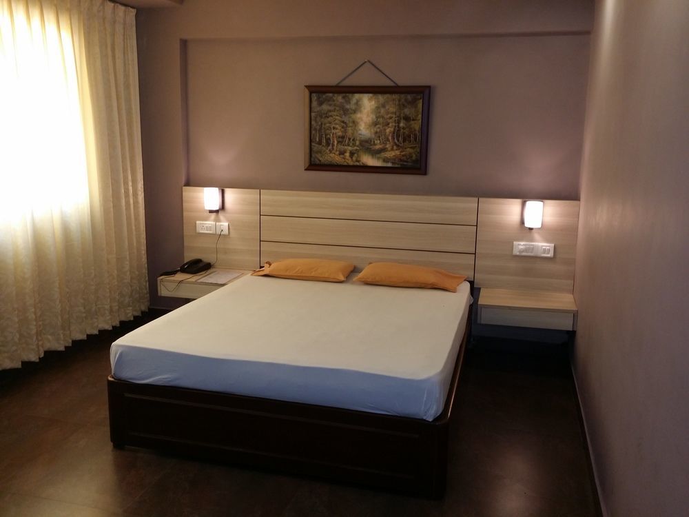 Oyo 2696 Hotel Miramar Caranzalem Ngoại thất bức ảnh